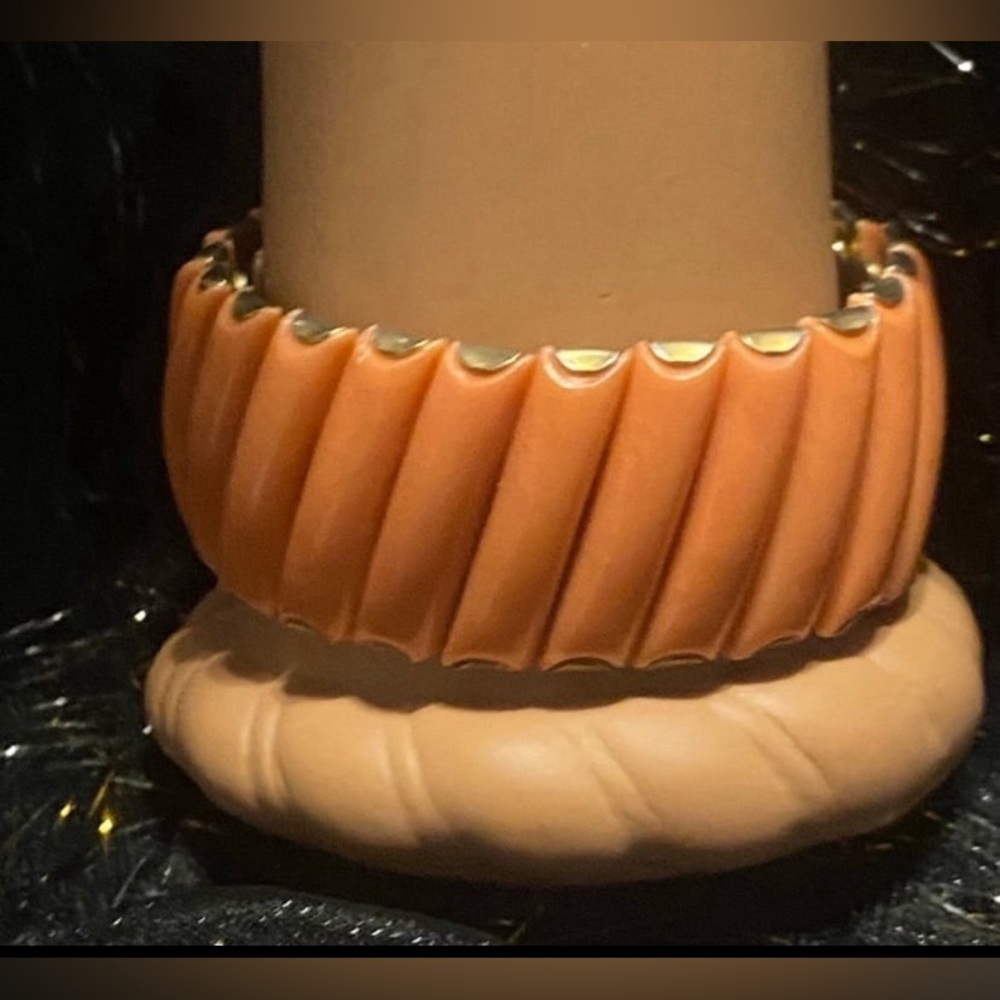 Vintage Gold Tone Coral Lucite Stretch Bracelet #9415 💎 SALE - Picture 3 of 15